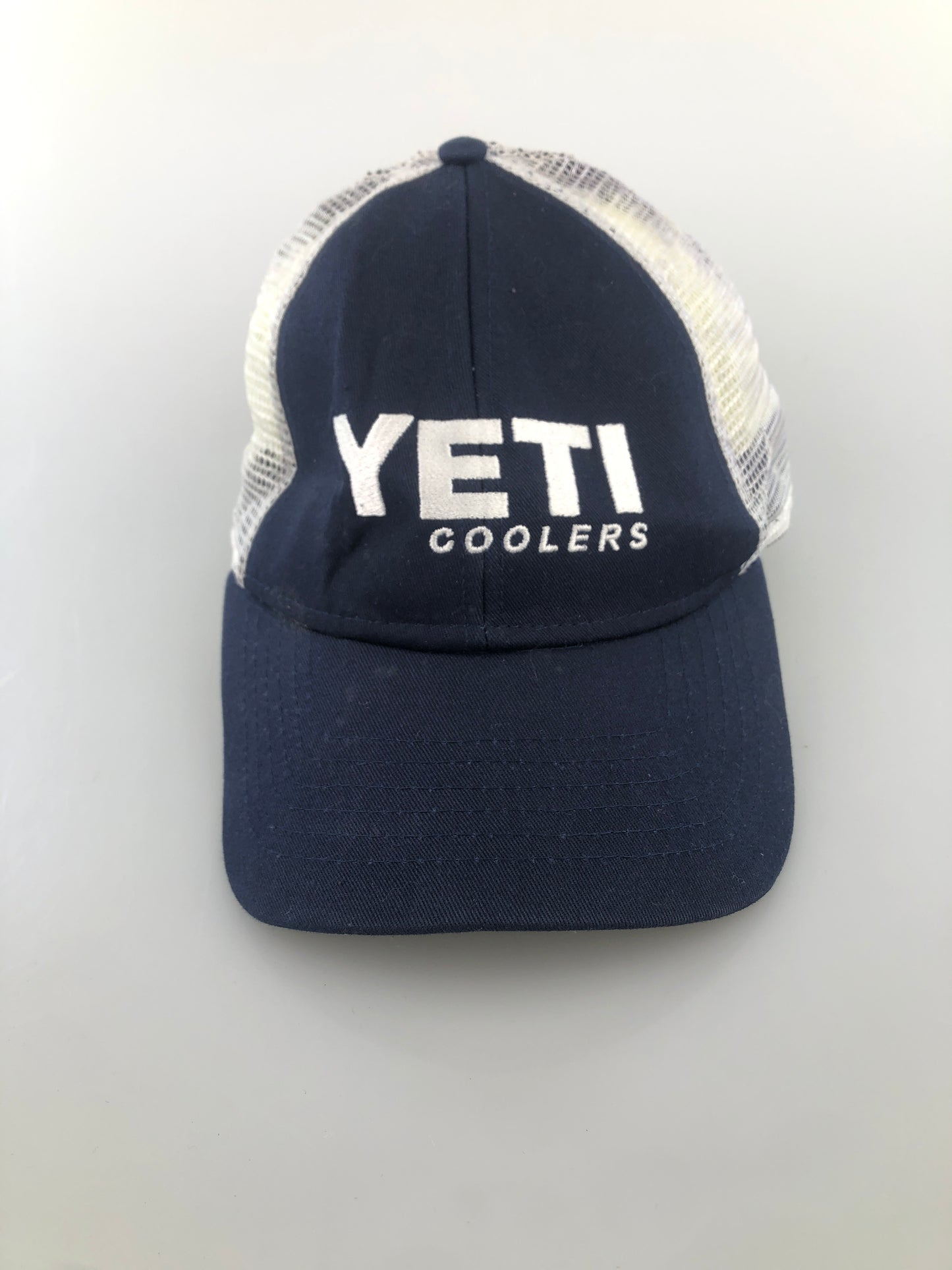 Gorra Azul Marino Yeti Coolers