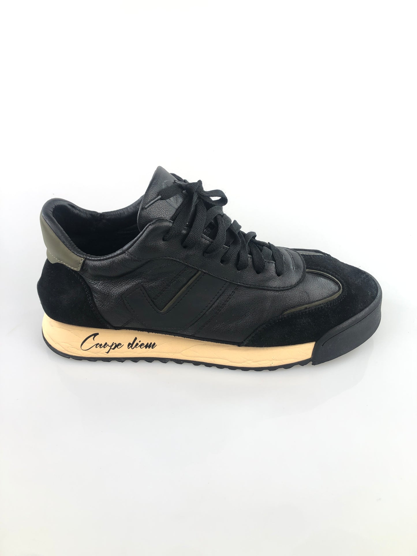 Tenis Negro Deportivo Carpe Diem