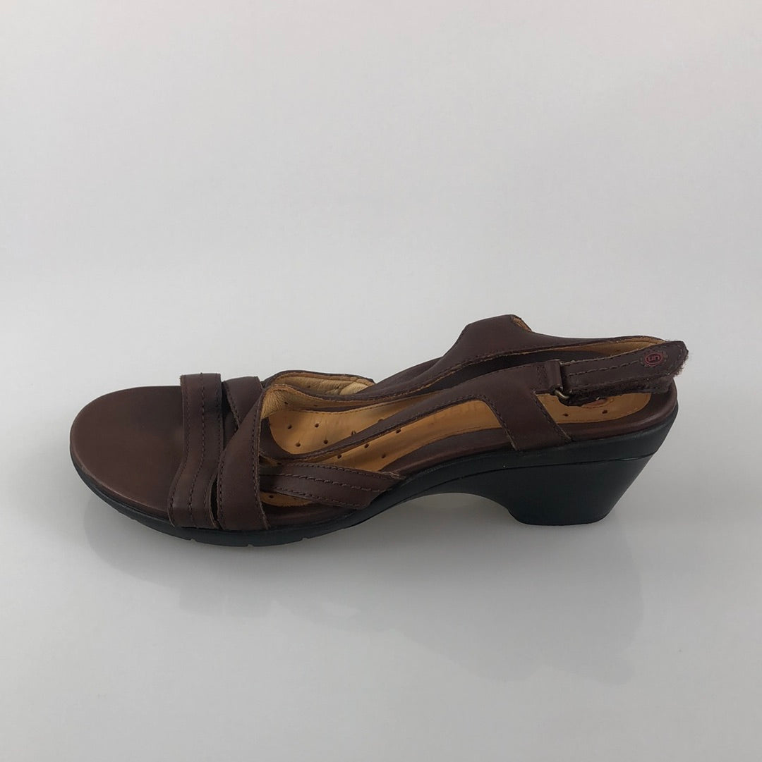 Zapatilla Marron Structured