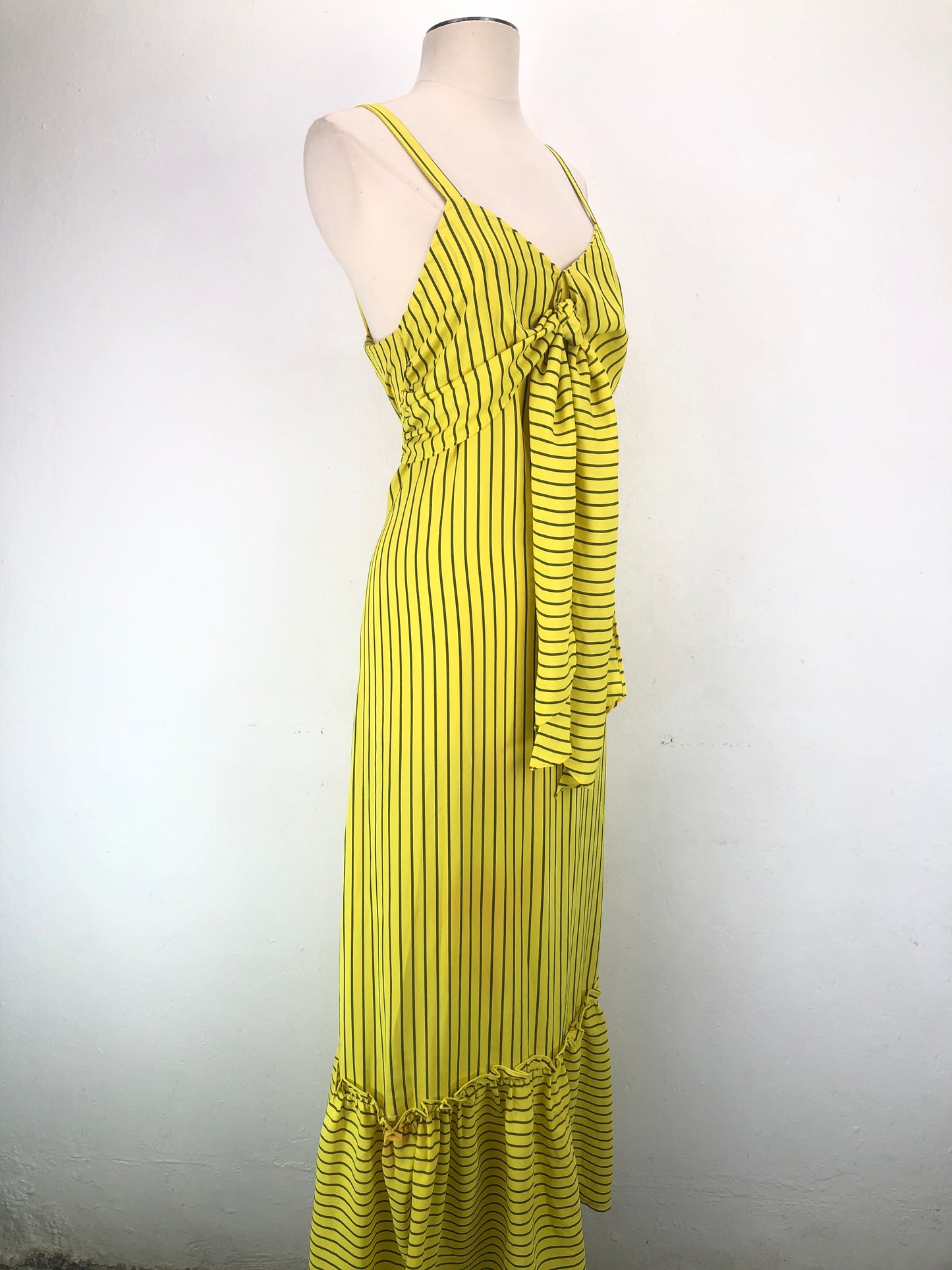 Vestido Amarillo Review