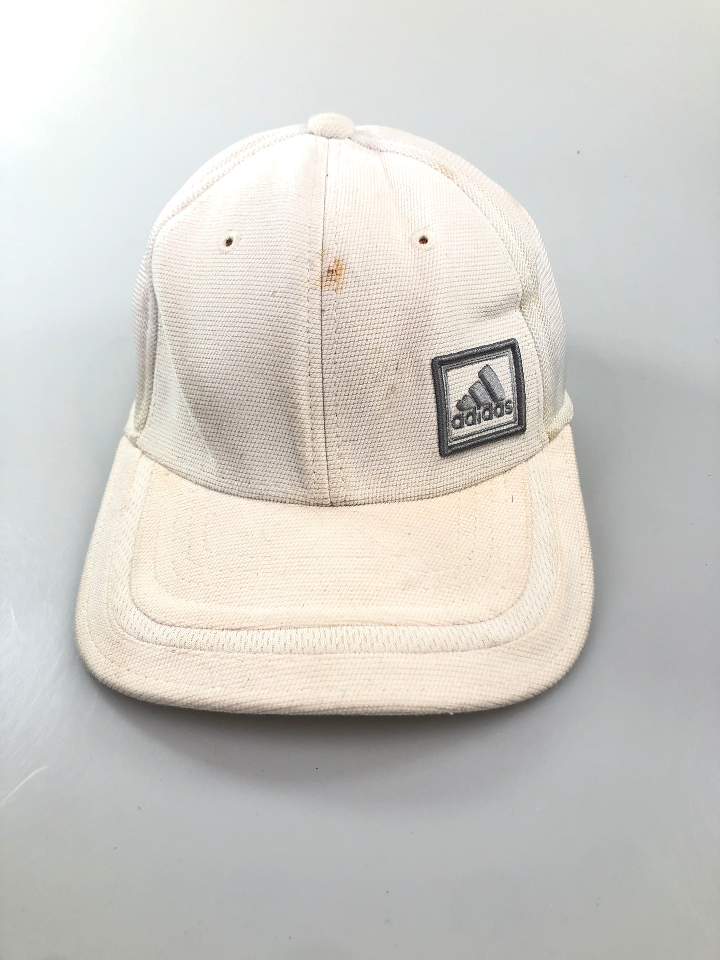 Gorra Crema Adidas