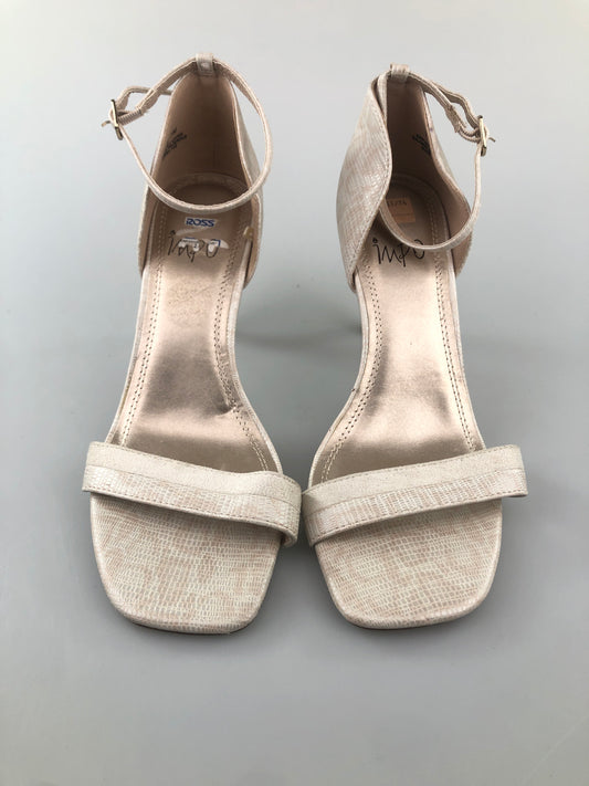 Zapatilla Beige de Tacon Impo