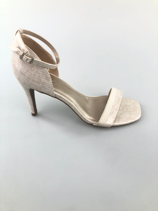 Zapatilla Beige de Tacon Impo