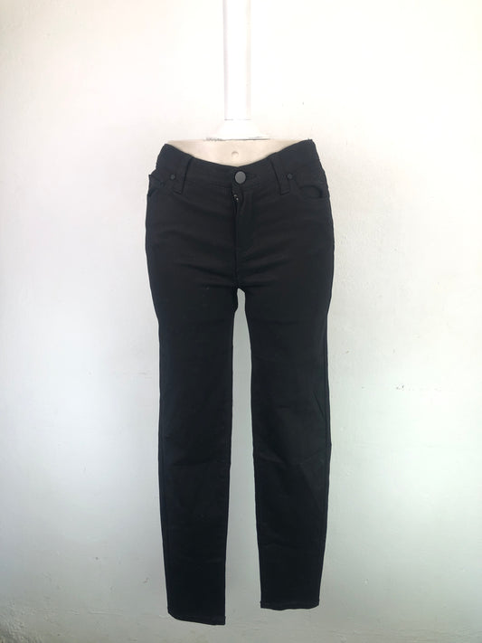 Pantalon negro de mujer design