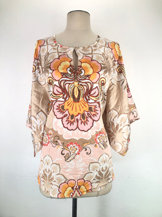 Blusa Multicolor de Flores Chicos