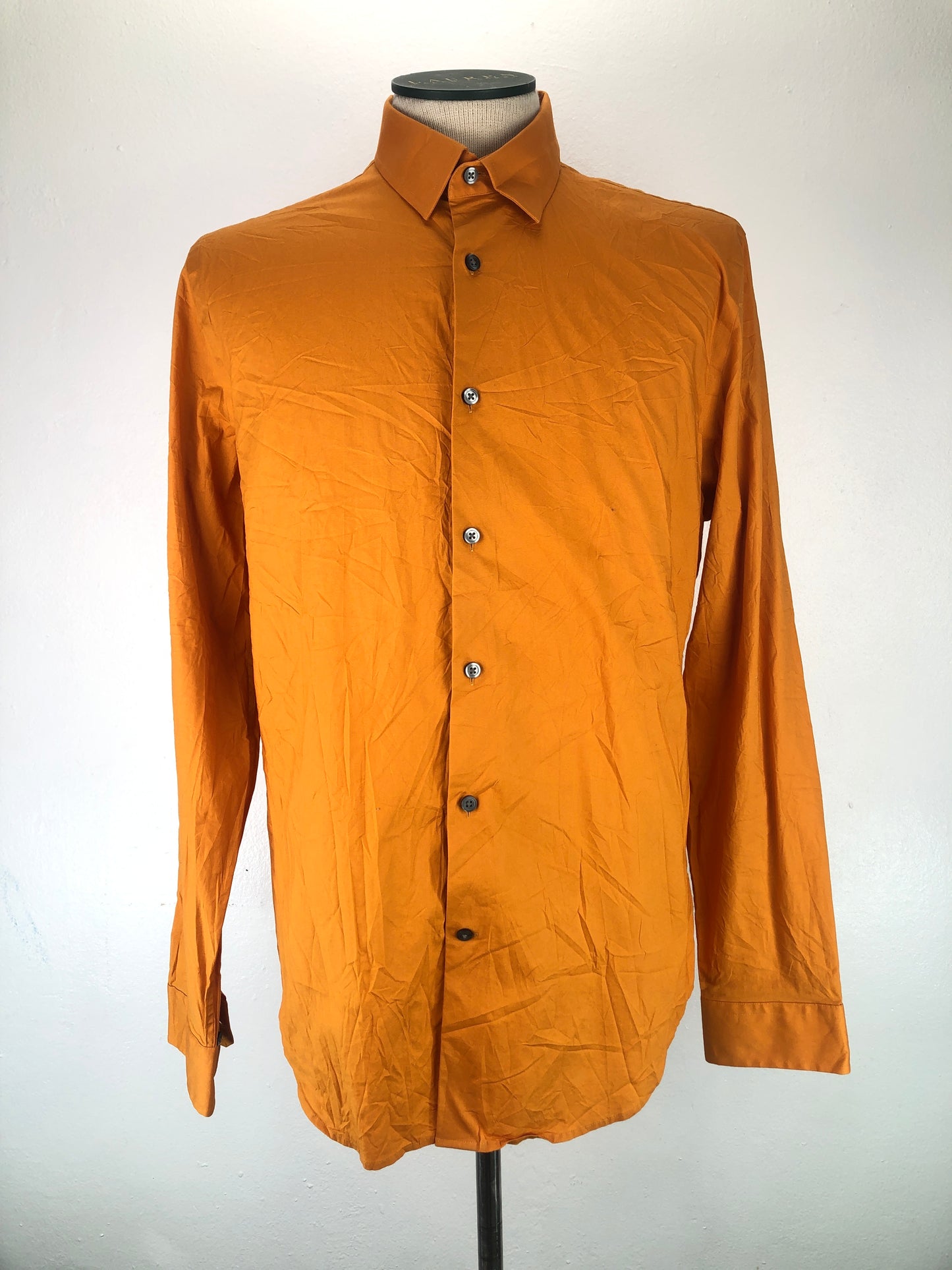 Camisa naranja 1mx Express