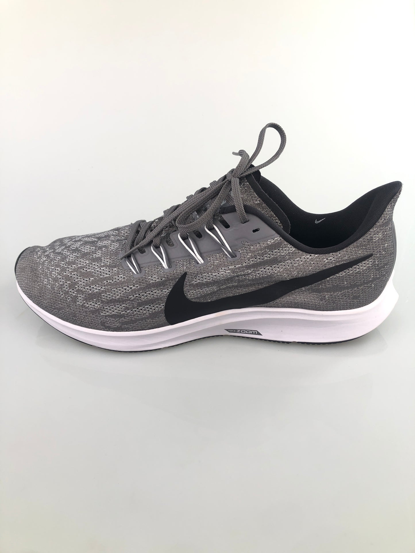 Tenis Gris Deportivo Nike Zoom