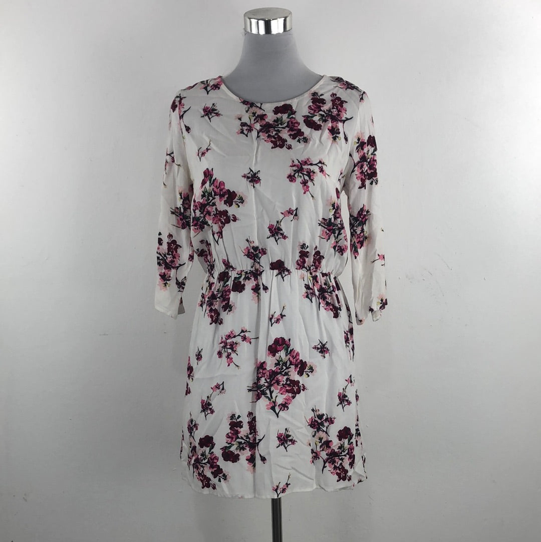 Vestido Blanco de Flores Divided