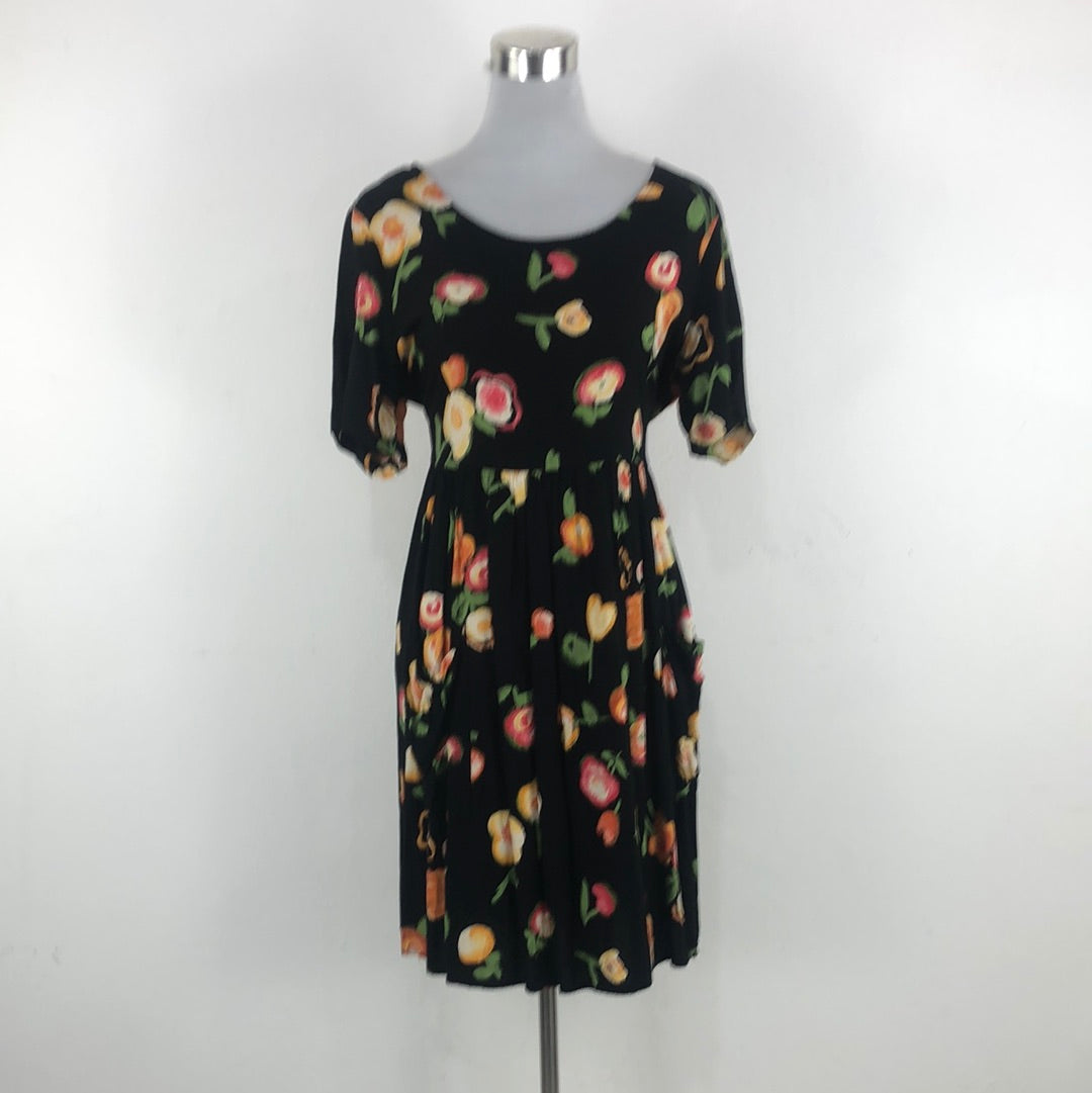 Vestido Negro de Flores Dressing Clio